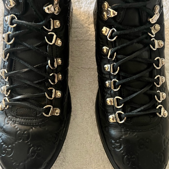 GUCCI GG EMBOSSED SNEAKERS/BOOTS MEN’S SIZE 6 OR WOMEN’S SIZE 9 M … WITH DEFECTS - Picture 4 of 16